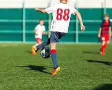 湖人逆胜爵,东契奇轰,詹姆斯激活,B,Sports,B体育,体育直播,体育赛事,APP下载,官方网地址